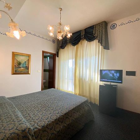 Hotel Florida ليدو دي يسولو المظهر الخارجي الصورة
