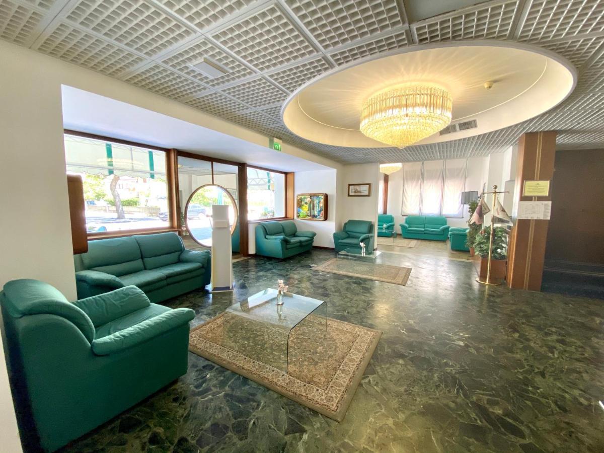 Hotel Florida ليدو دي يسولو المظهر الخارجي الصورة