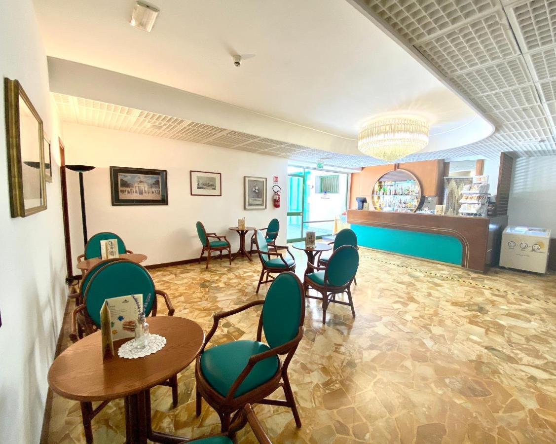 Hotel Florida ليدو دي يسولو المظهر الخارجي الصورة