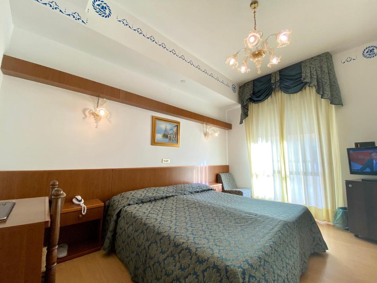 Hotel Florida ليدو دي يسولو المظهر الخارجي الصورة