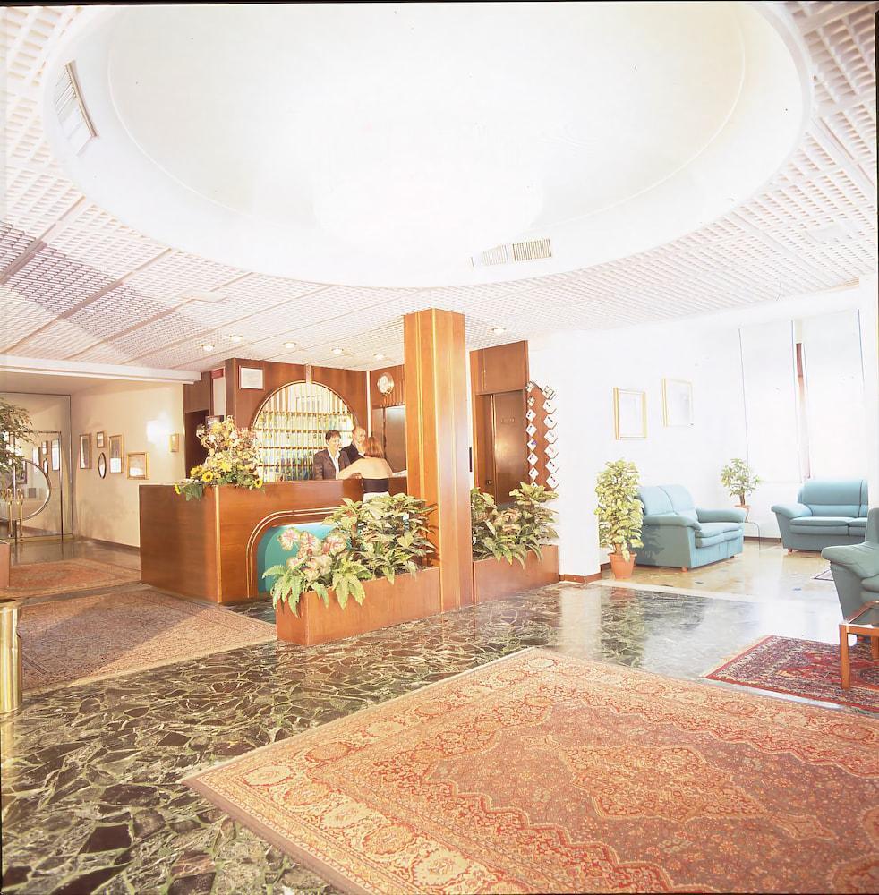Hotel Florida ليدو دي يسولو المظهر الخارجي الصورة