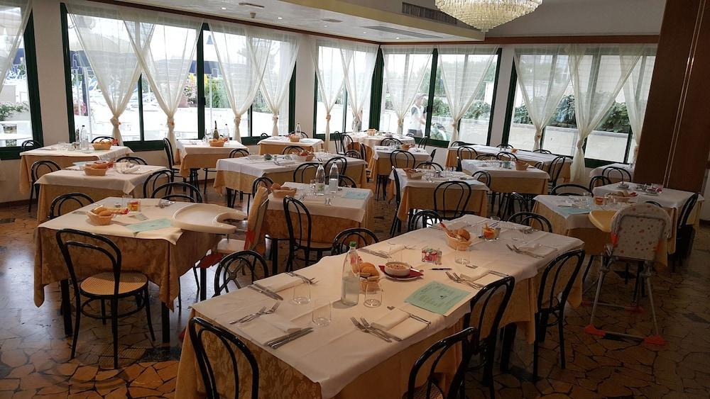 Hotel Florida ليدو دي يسولو المظهر الخارجي الصورة