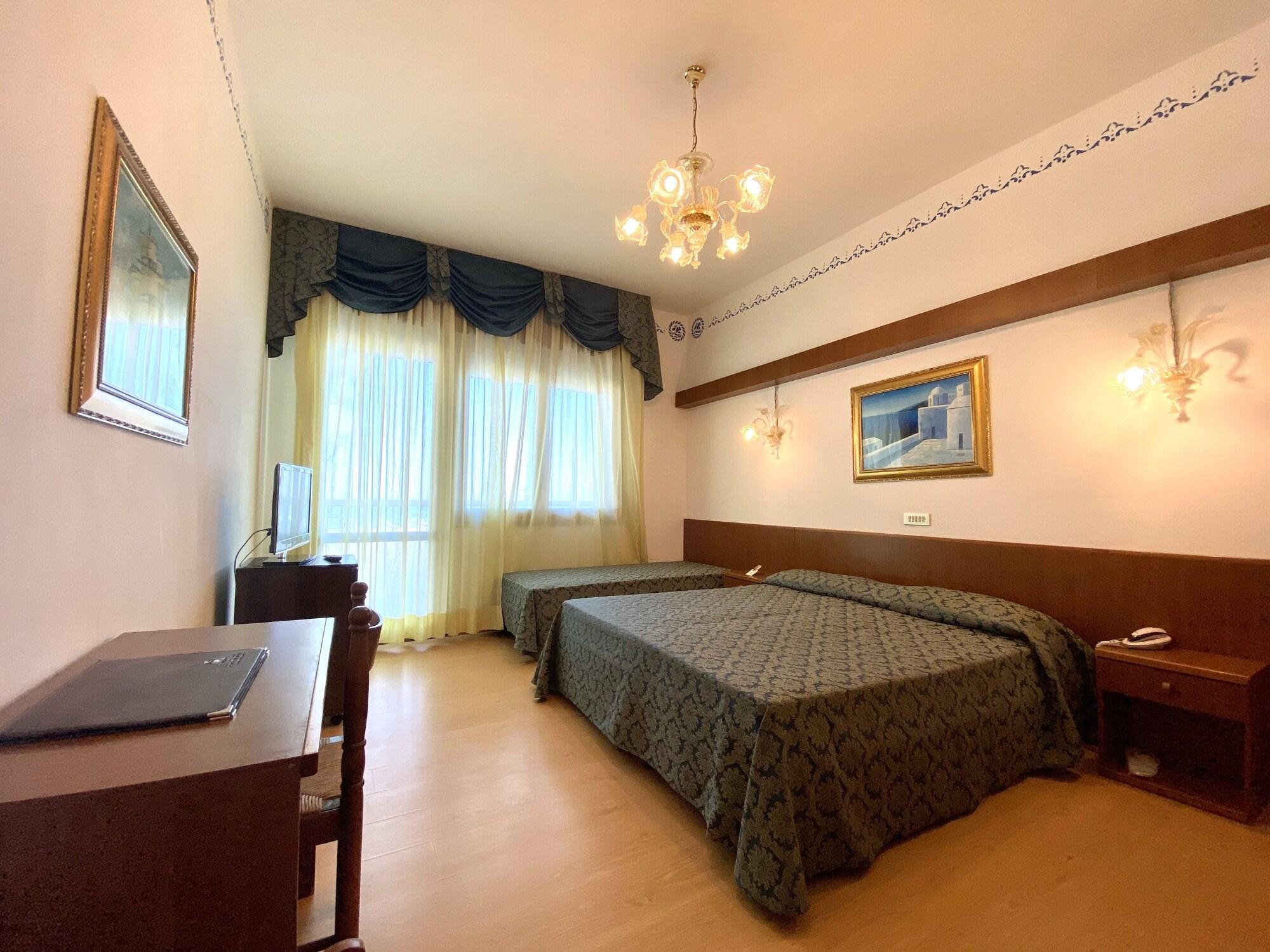 Hotel Florida ليدو دي يسولو المظهر الخارجي الصورة