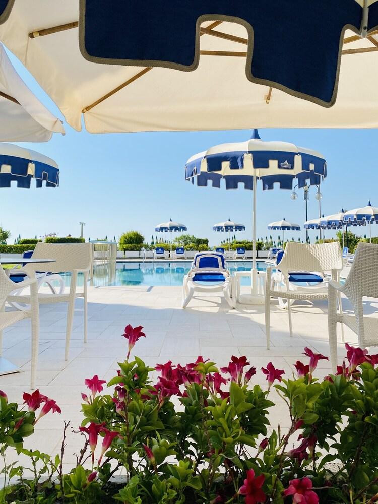 Hotel Florida ليدو دي يسولو المظهر الخارجي الصورة