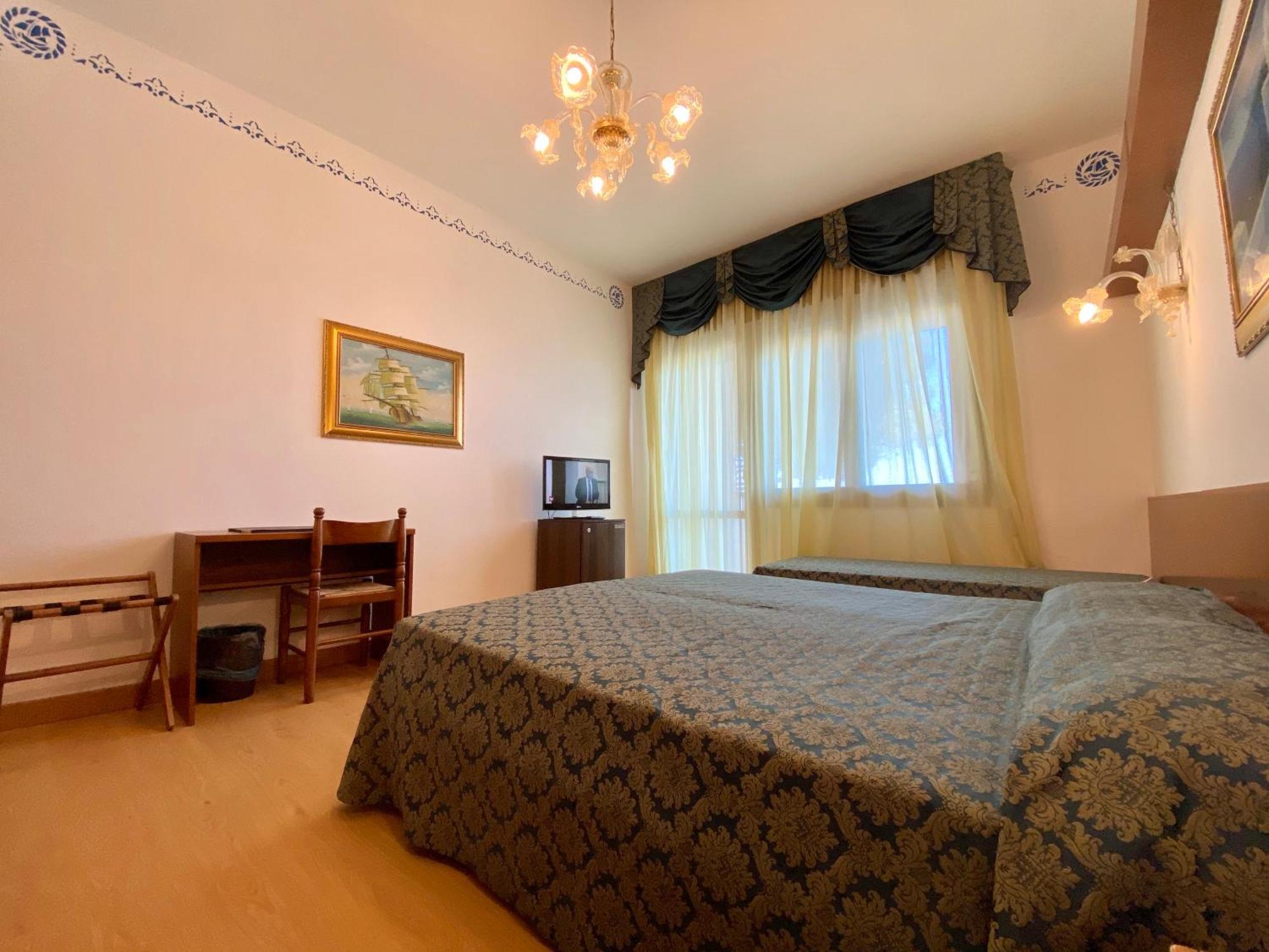Hotel Florida ليدو دي يسولو المظهر الخارجي الصورة